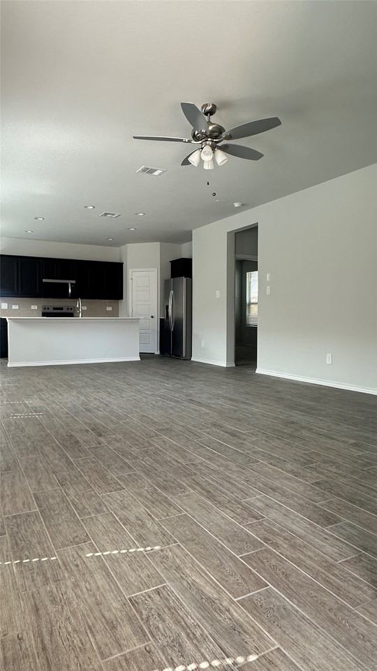1713 Meadow Crest Dr - Photo 3 of 22