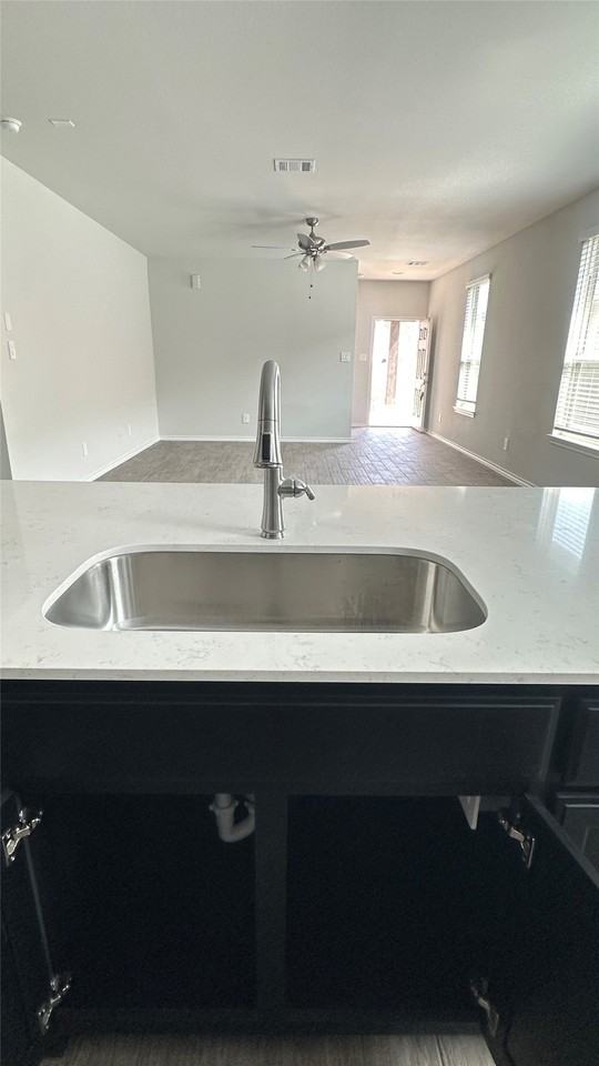 1713 Meadow Crest Dr - Photo 6 of 22