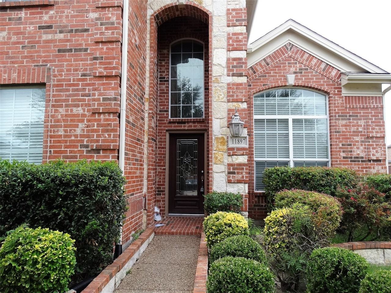 11897 Lampwick Ln - Photo 3 of 28