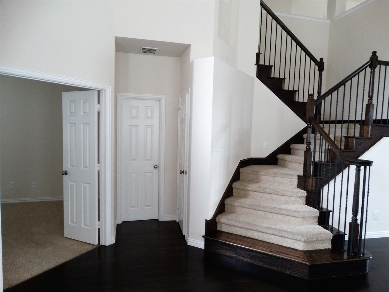 11897 Lampwick Ln - Photo 5 of 28