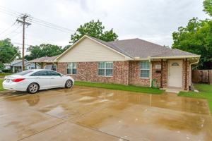 featured image of 616 W Denton St