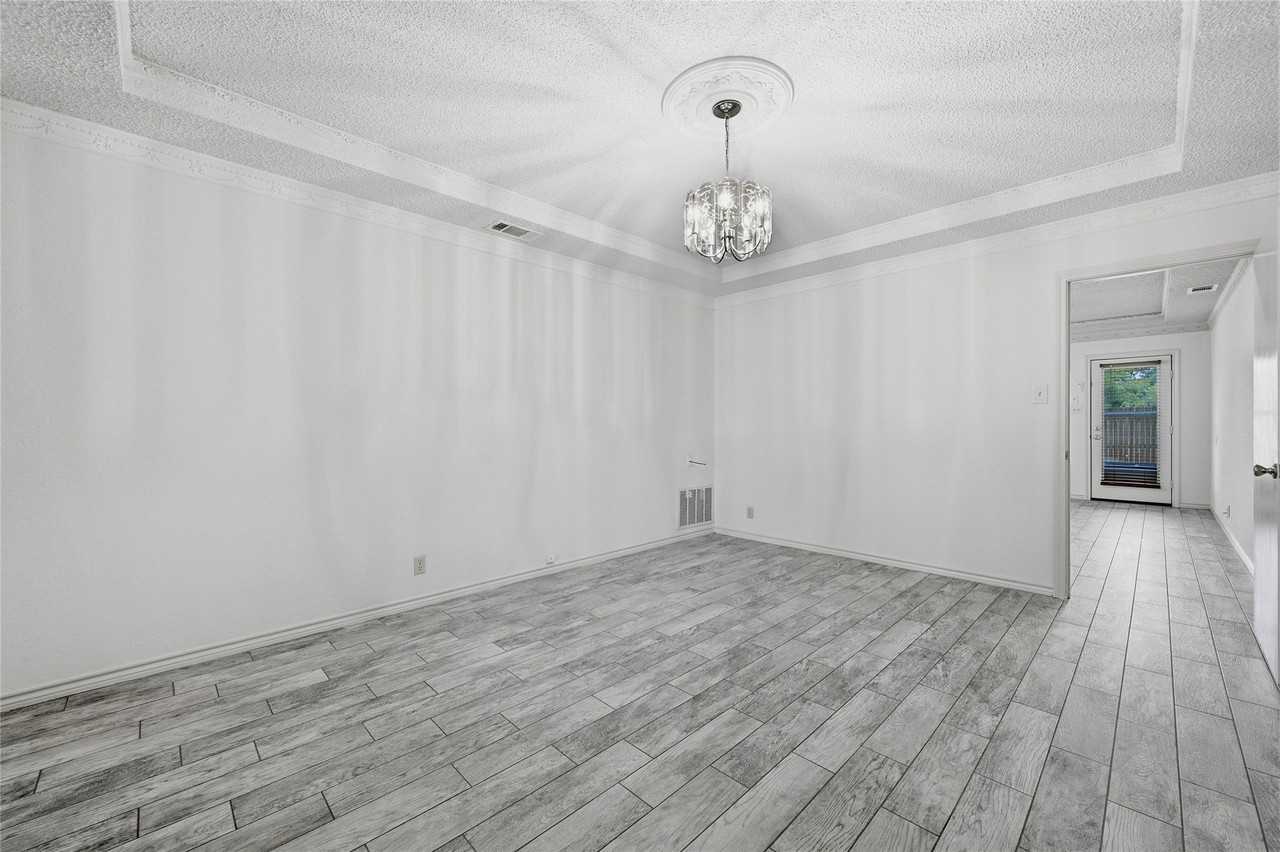 1908 Paula Dr - Photo 5 of 24