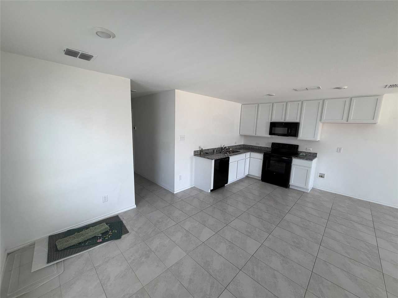 153 Thresher Ln - Photo 2 of 12