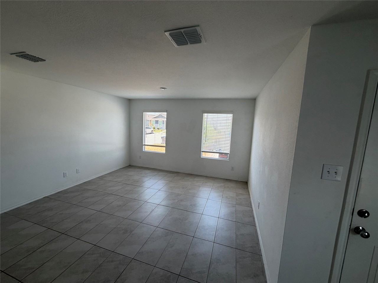 153 Thresher Ln - Photo 3 of 12