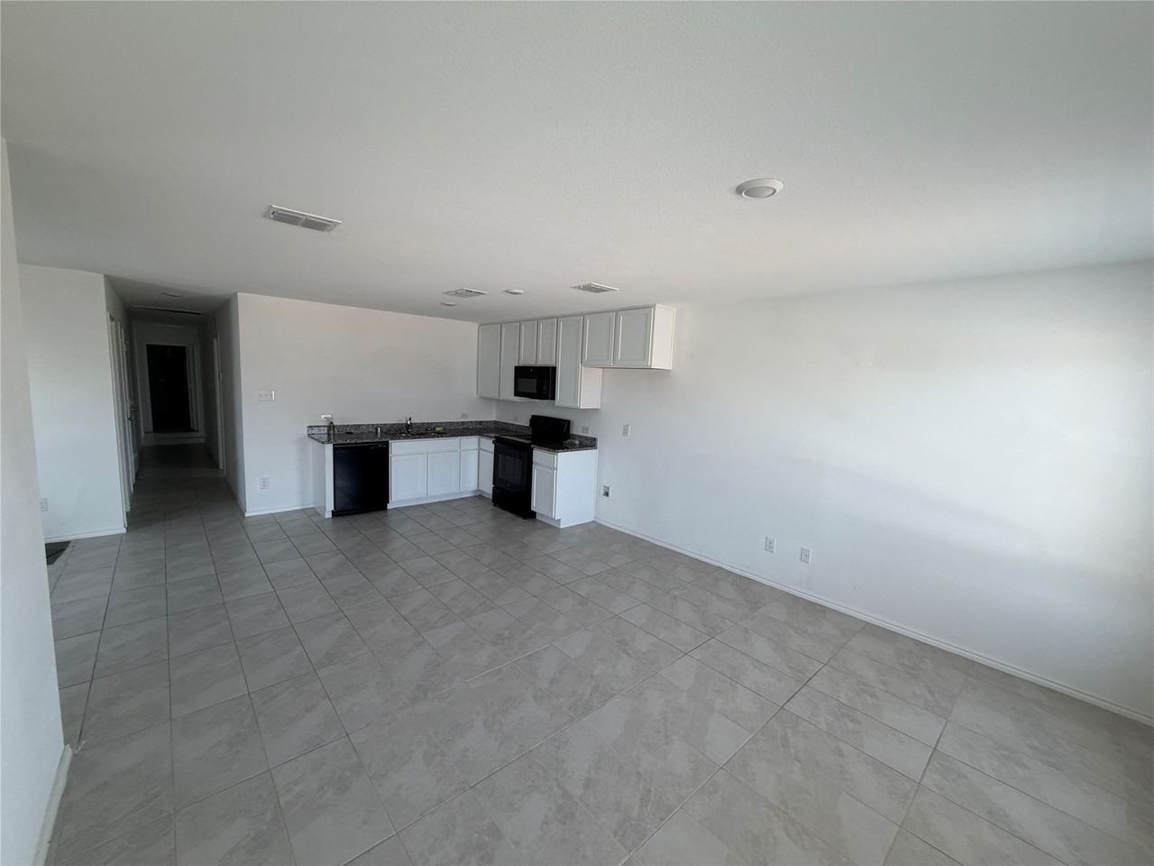 153 Thresher Ln - Photo 4 of 12