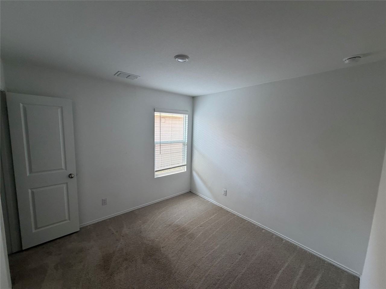 153 Thresher Ln - Photo 6 of 12
