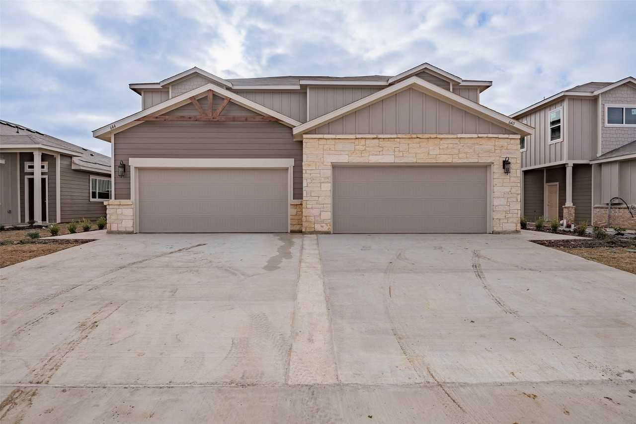 644 Wheatfield Dr - Photo 3 of 27