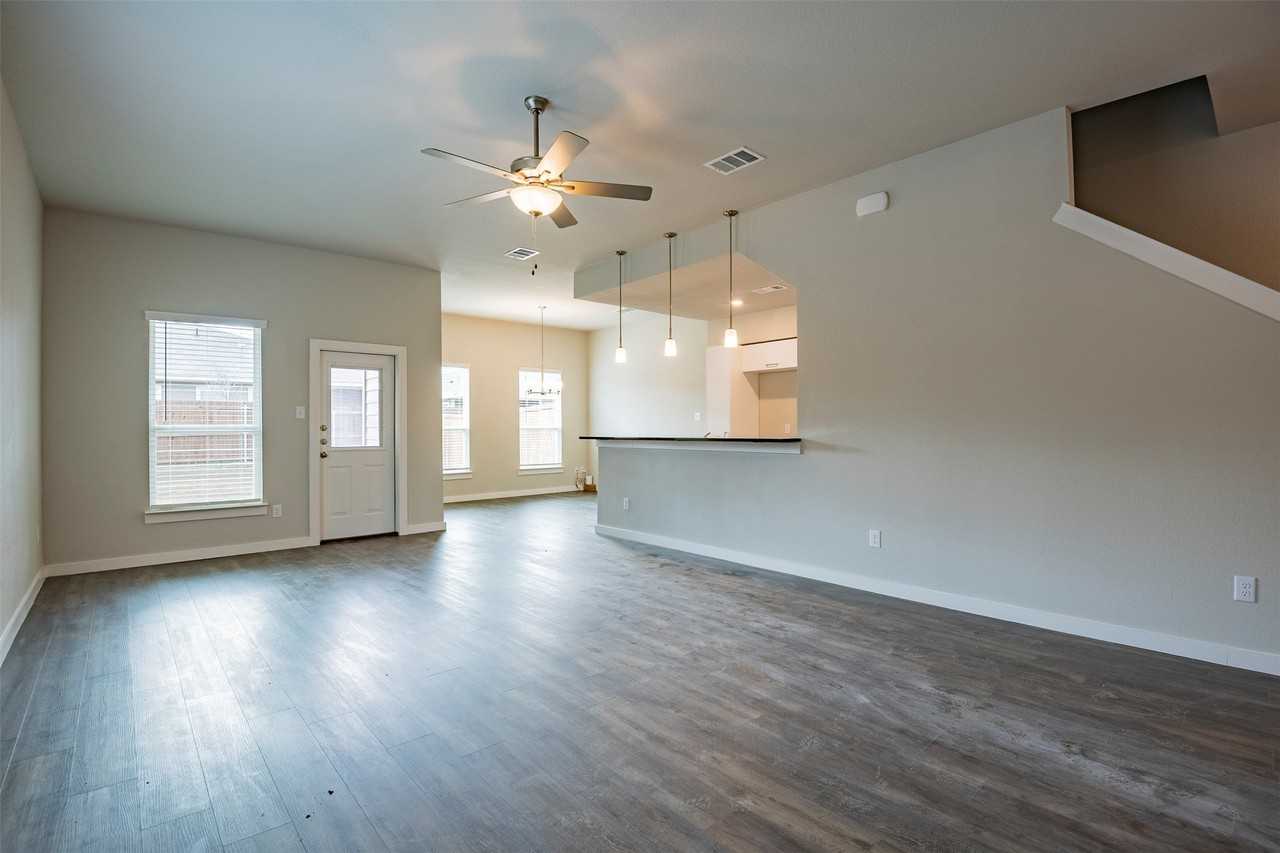 644 Wheatfield Dr - Photo 7 of 27