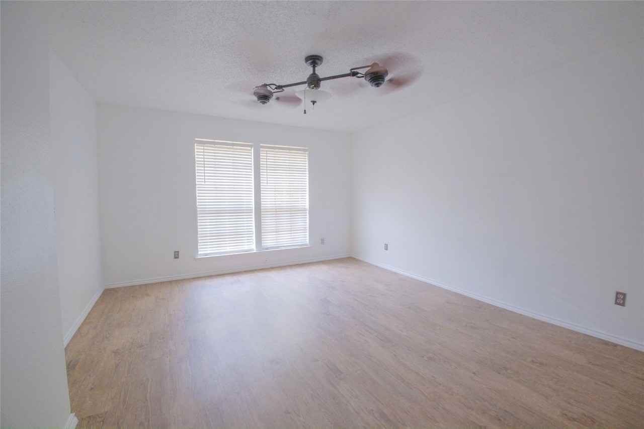 3636 Dexter Ave #3634 - Photo 4 of 25