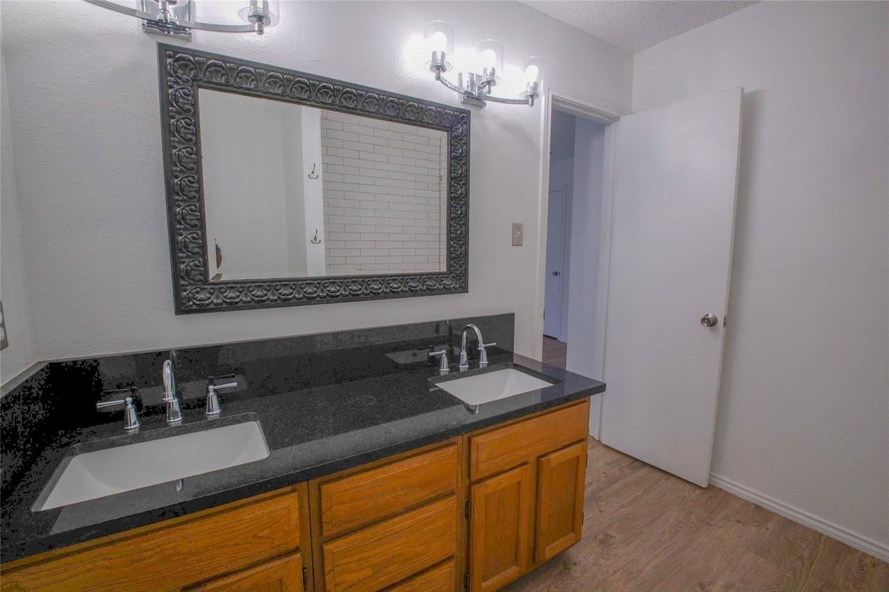 3636 Dexter Ave #3634 - Photo 7 of 25