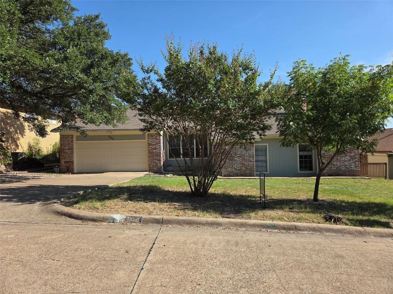 303 Shoreview Dr