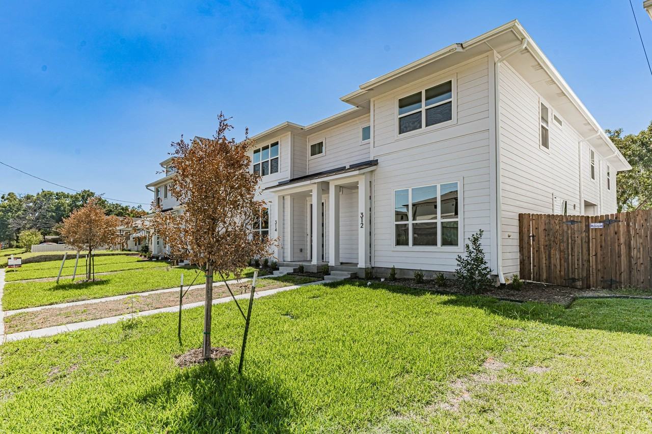 312 Sunset Ln - Photo 4 of 35