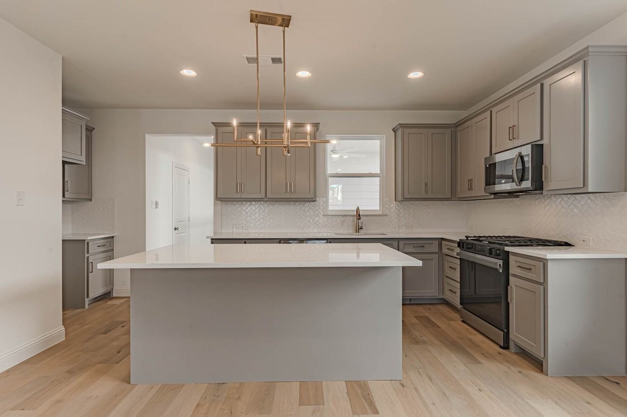 312 Sunset Ln - Photo 6 of 35