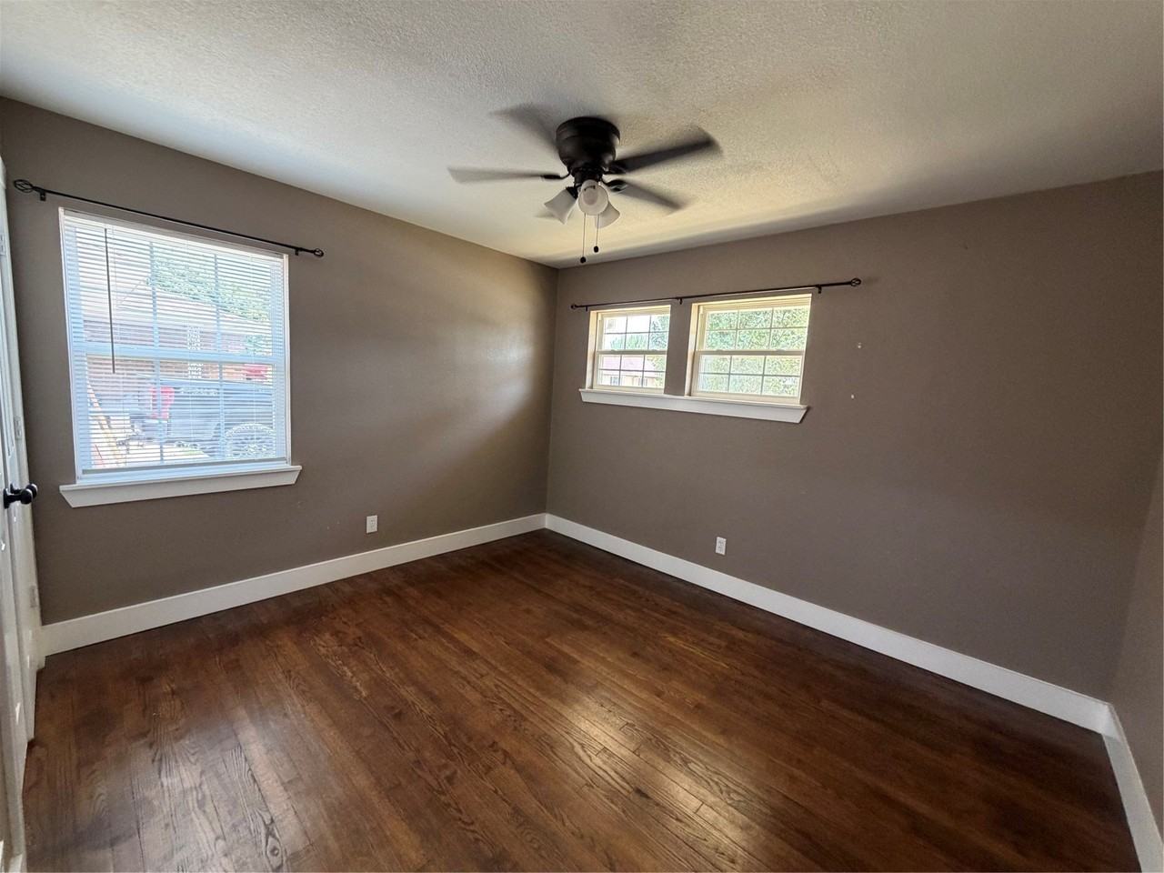 7825 Dugan St - Photo 4 of 10