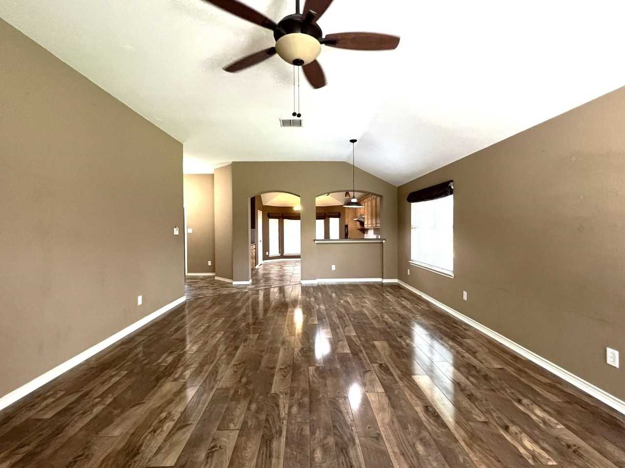 1234 Iowa Rd - Photo 6 of 23