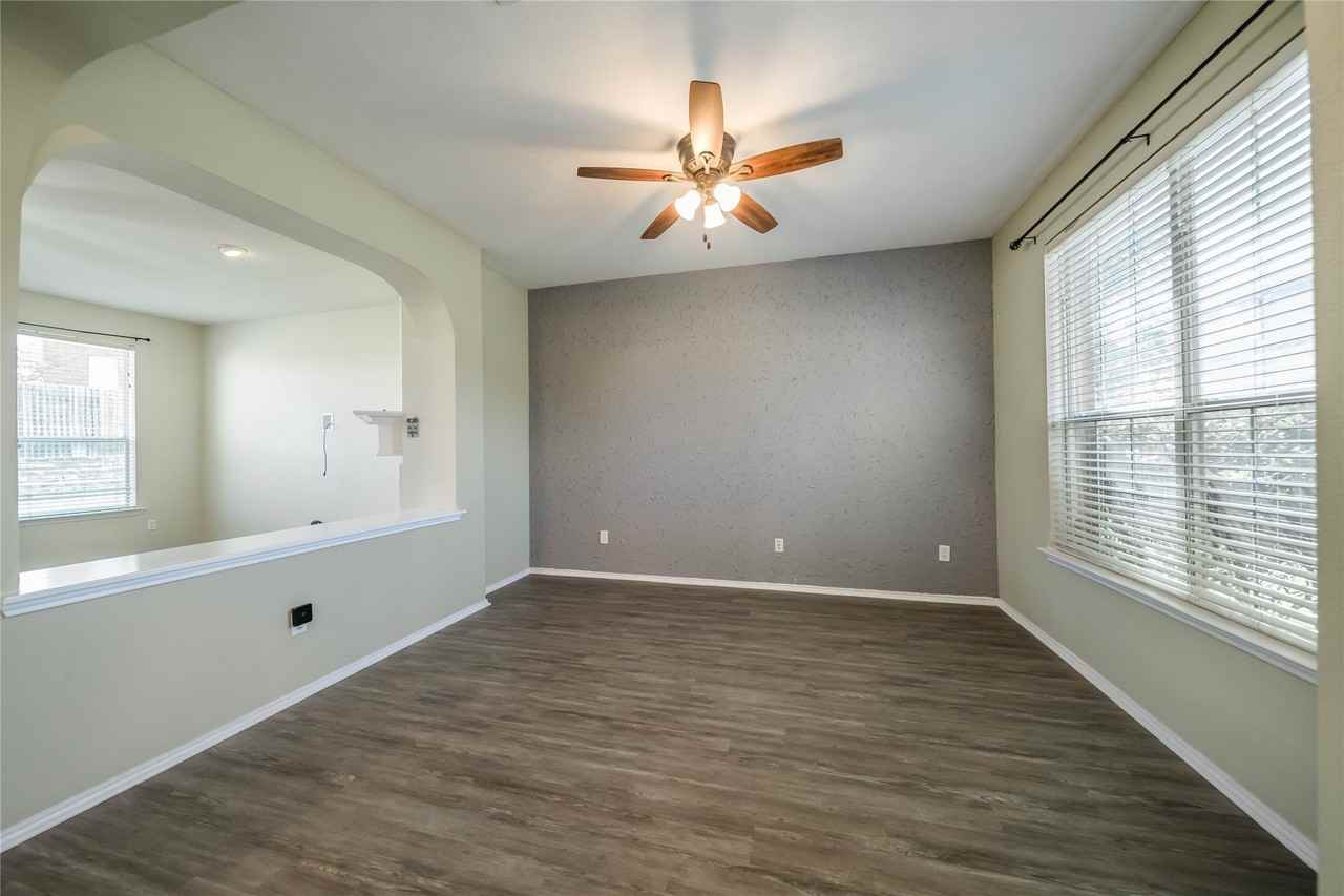 3501 Aldersyde Dr - Photo 3 of 34