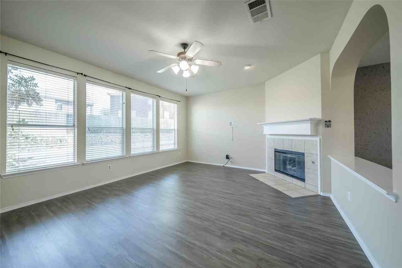 3501 Aldersyde Dr - Photo 5 of 34