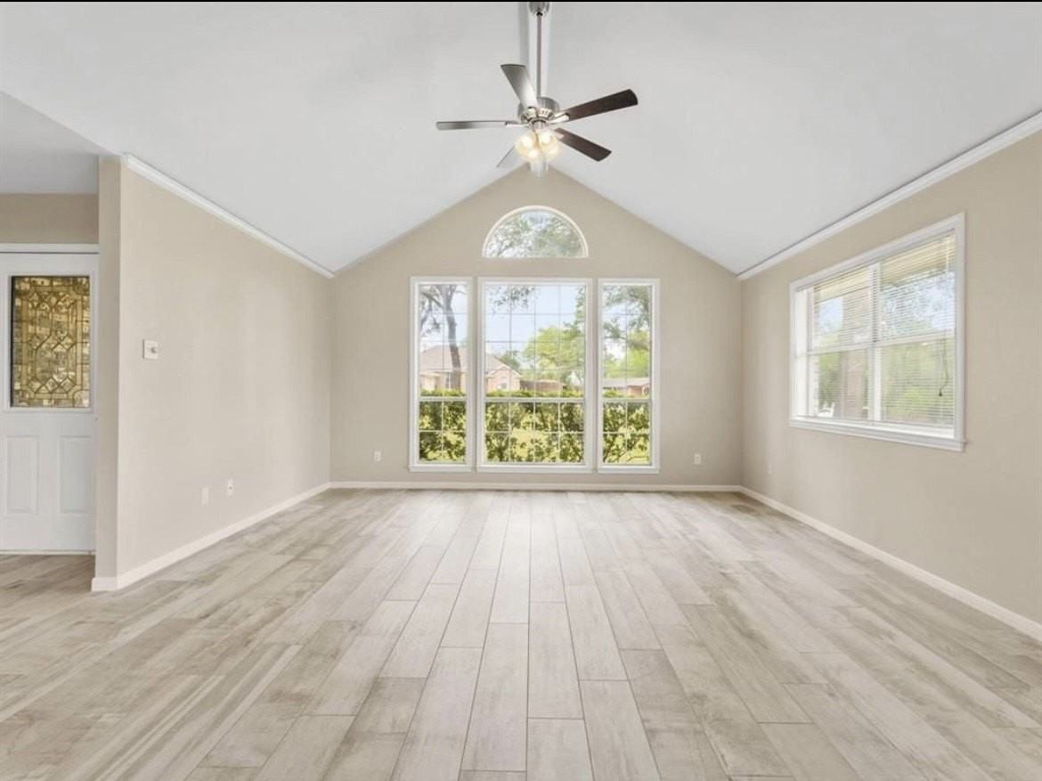 5313 Mission Cir - Photo 4 of 24