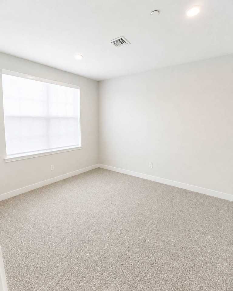 507 Pine Hills Dr - Photo 3 of 6