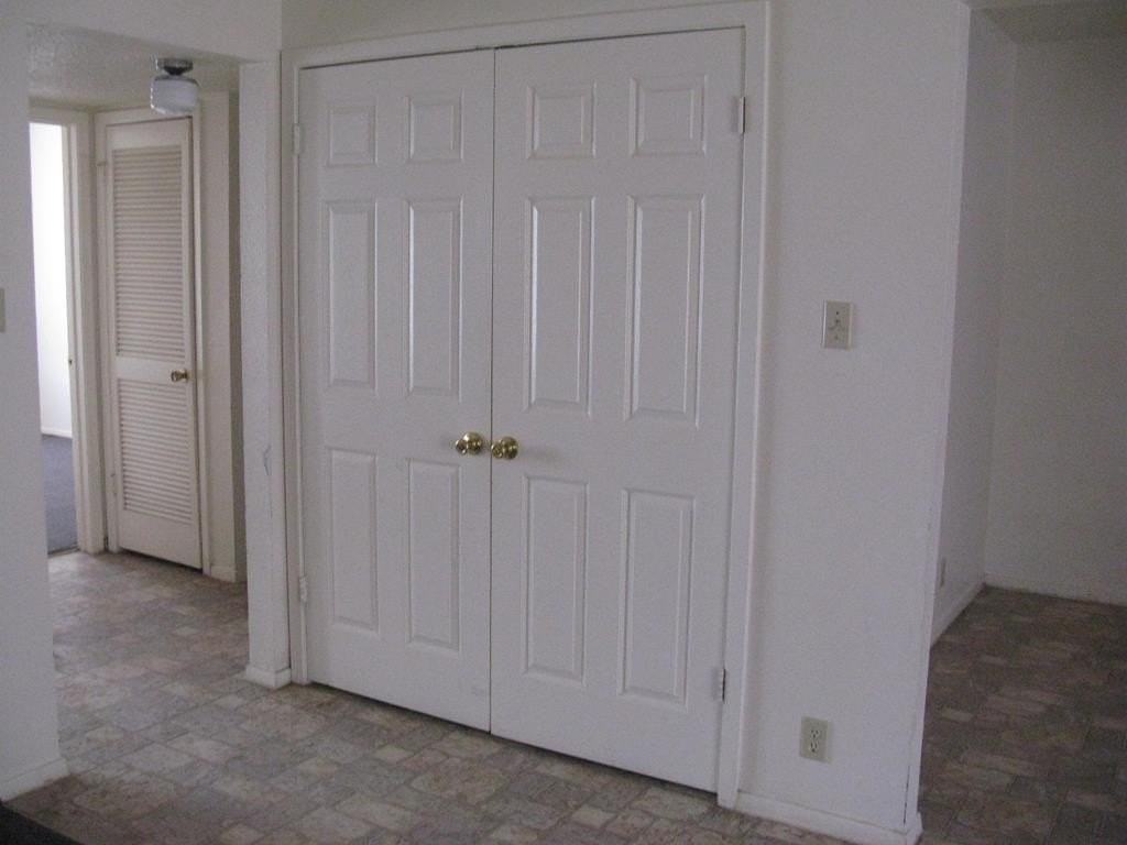 410 Se 6th St - Photo 2 of 16