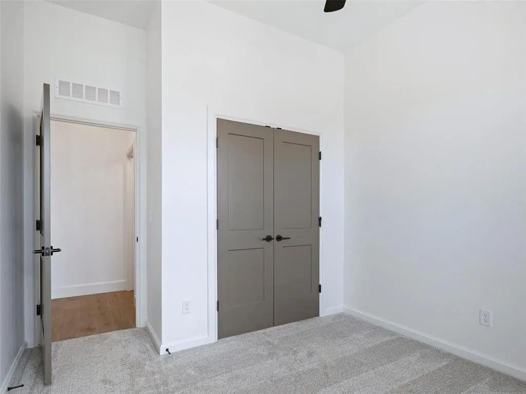 7917 Nw 163rd St - Photo 2 of 23