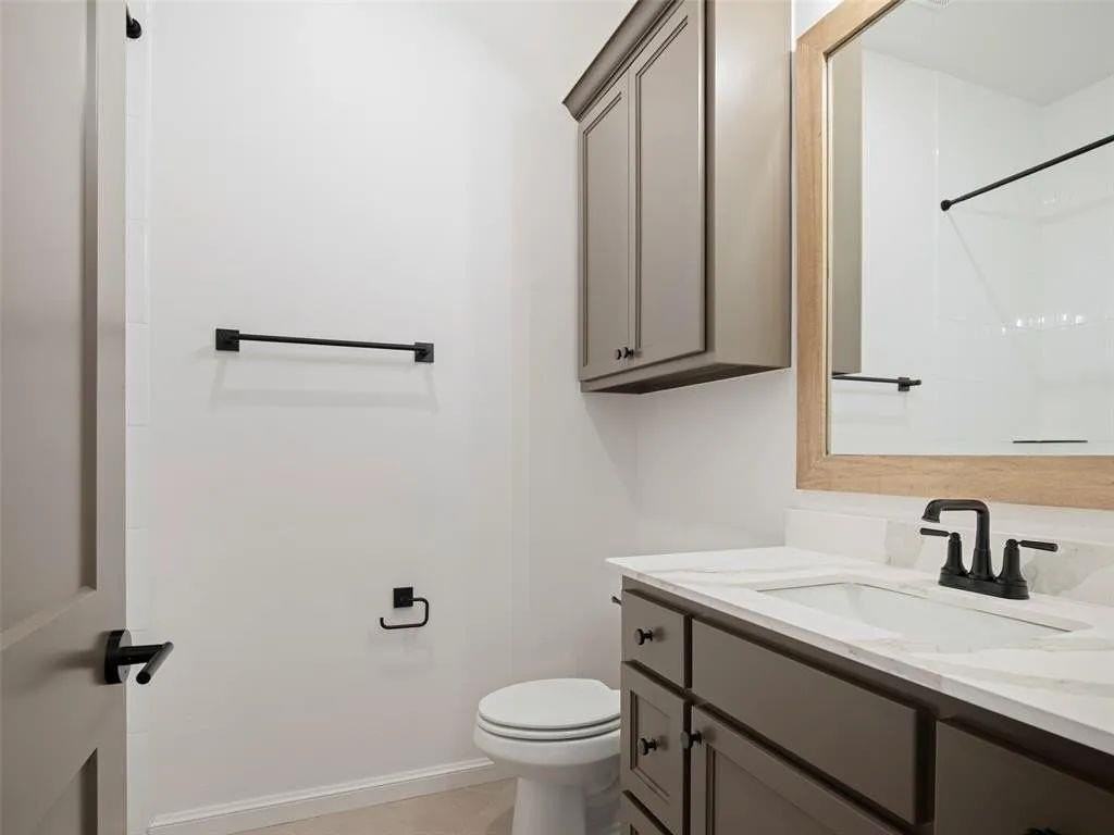 7917 Nw 163rd St - Photo 7 of 23