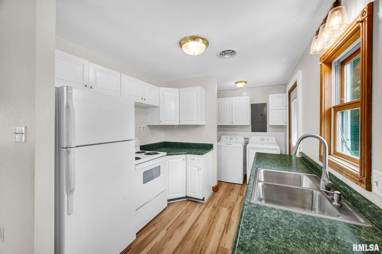 108 Radisson Rd - Photo 7 of 41