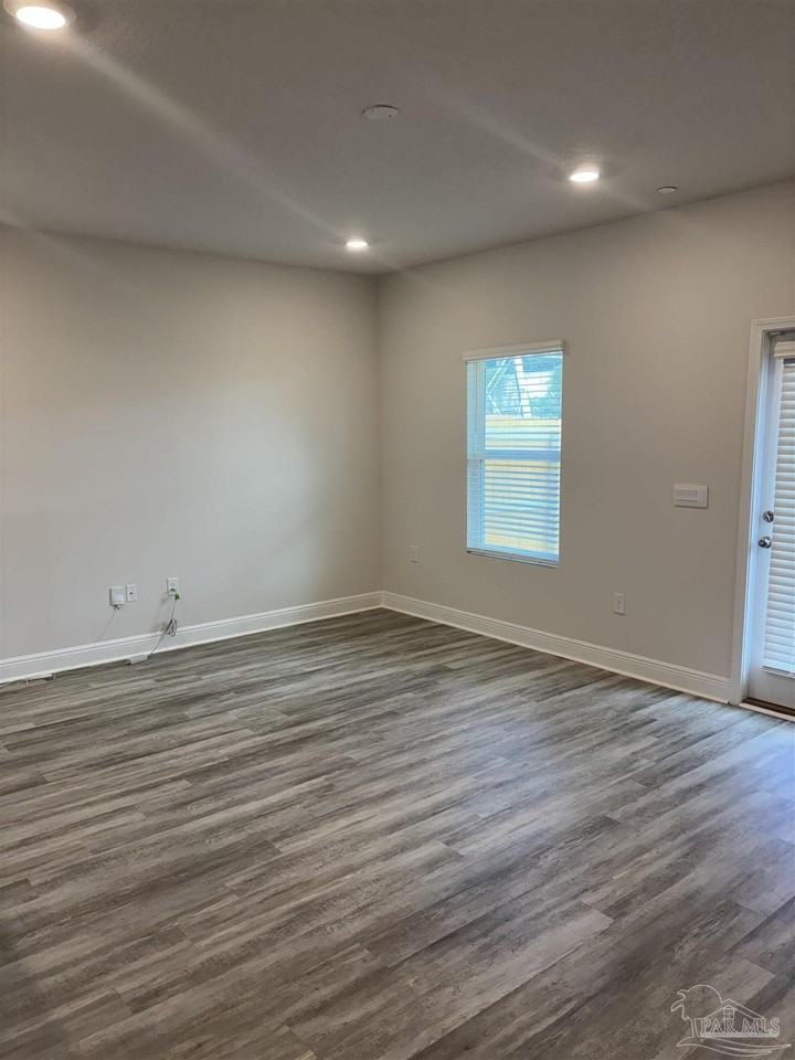 1202 Fairchild Village Dr - Photo 2 of 13