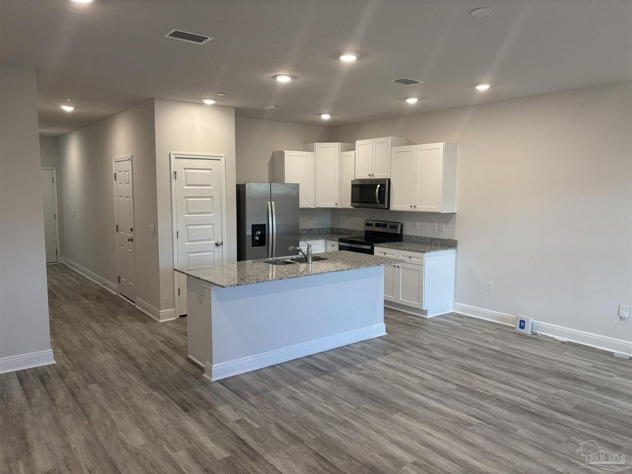 1202 Fairchild Village Dr - Photo 3 of 13