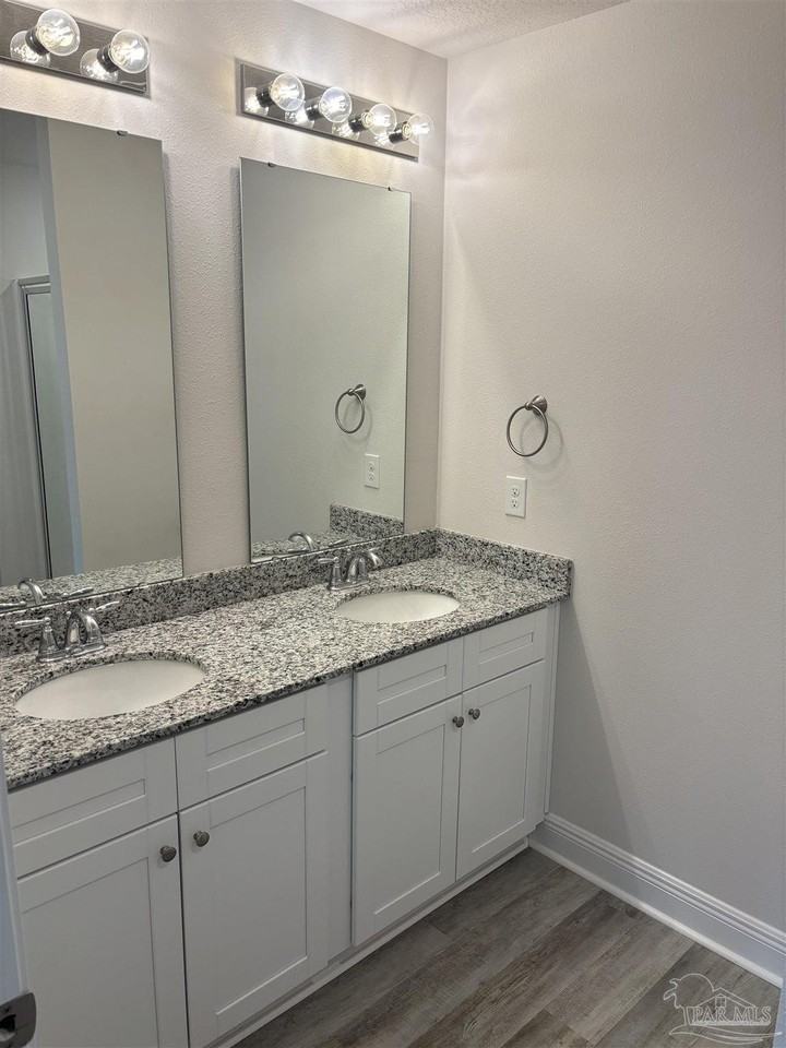 1202 Fairchild Village Dr - Photo 7 of 13