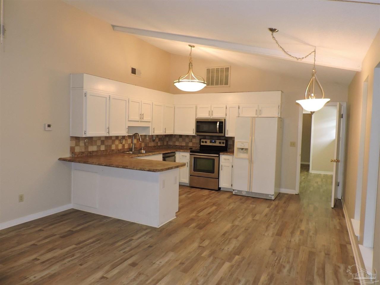 3206 Raines St - Photo 4 of 28