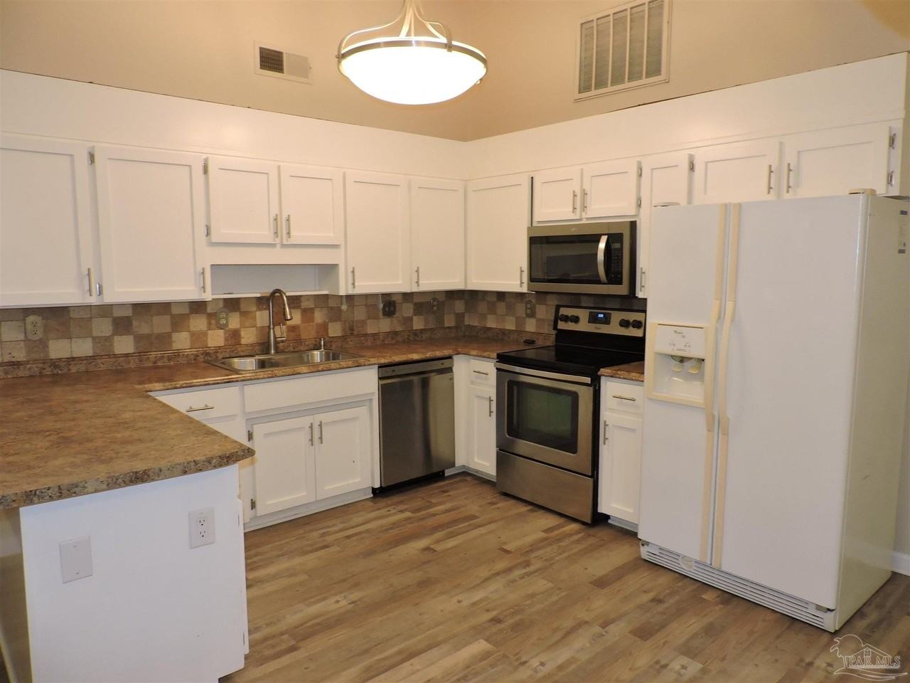 3206 Raines St - Photo 6 of 28