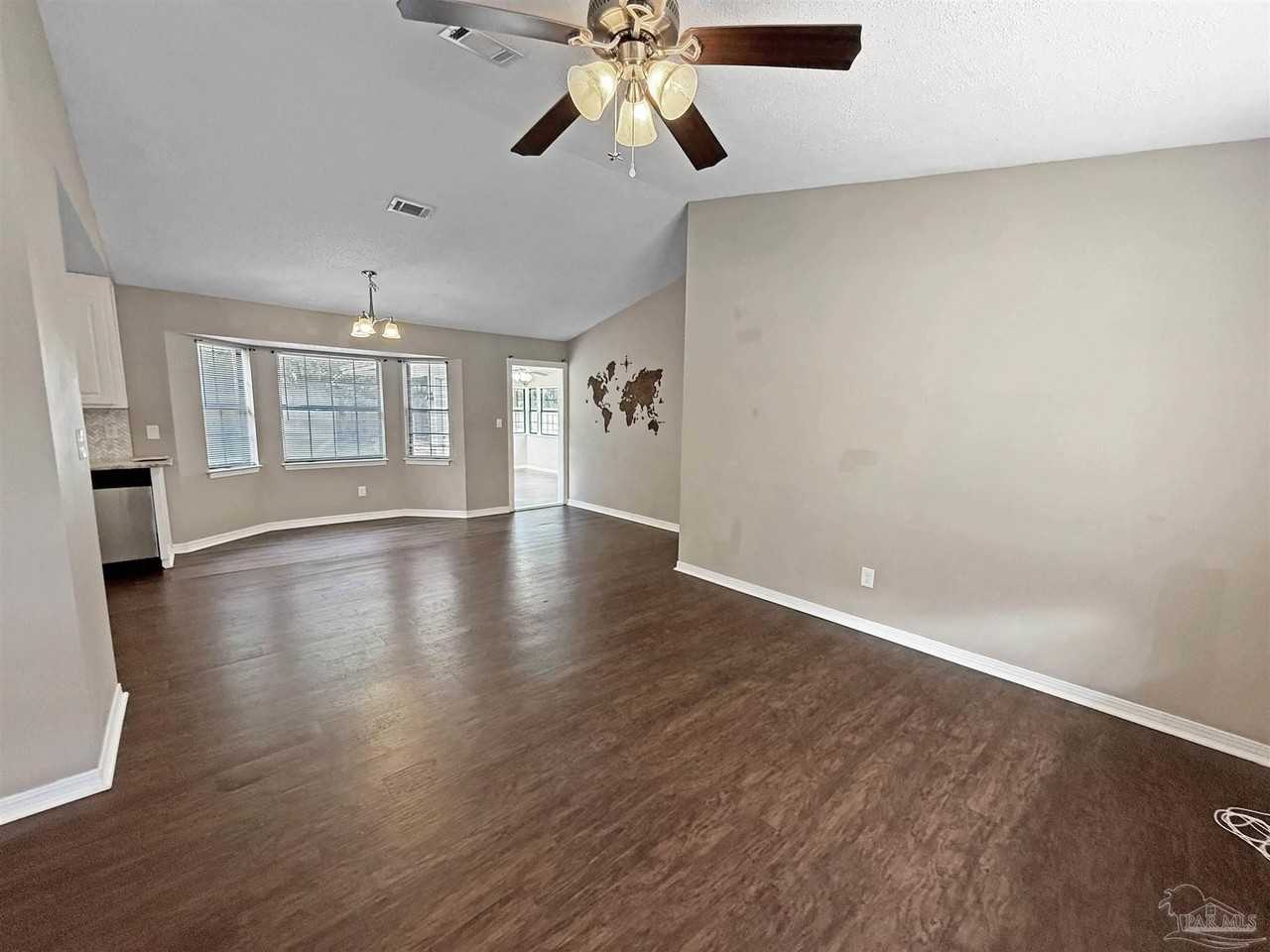 7524 Sandy Creek Dr - Photo 2 of 19