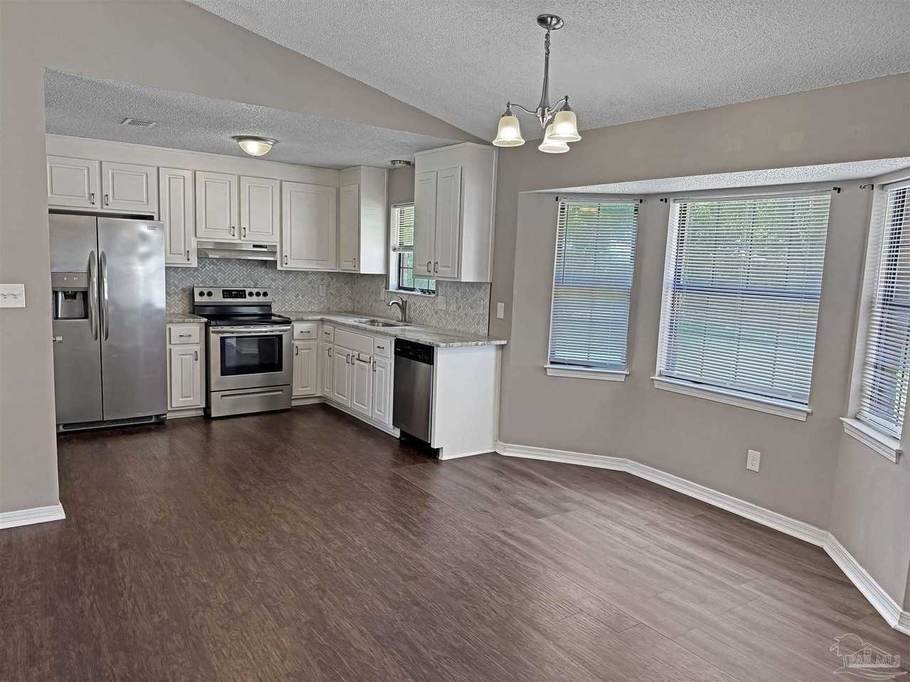 7524 Sandy Creek Dr - Photo 4 of 19