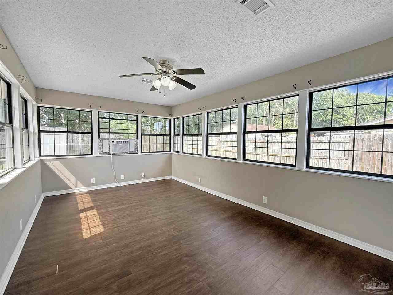 7524 Sandy Creek Dr - Photo 7 of 19