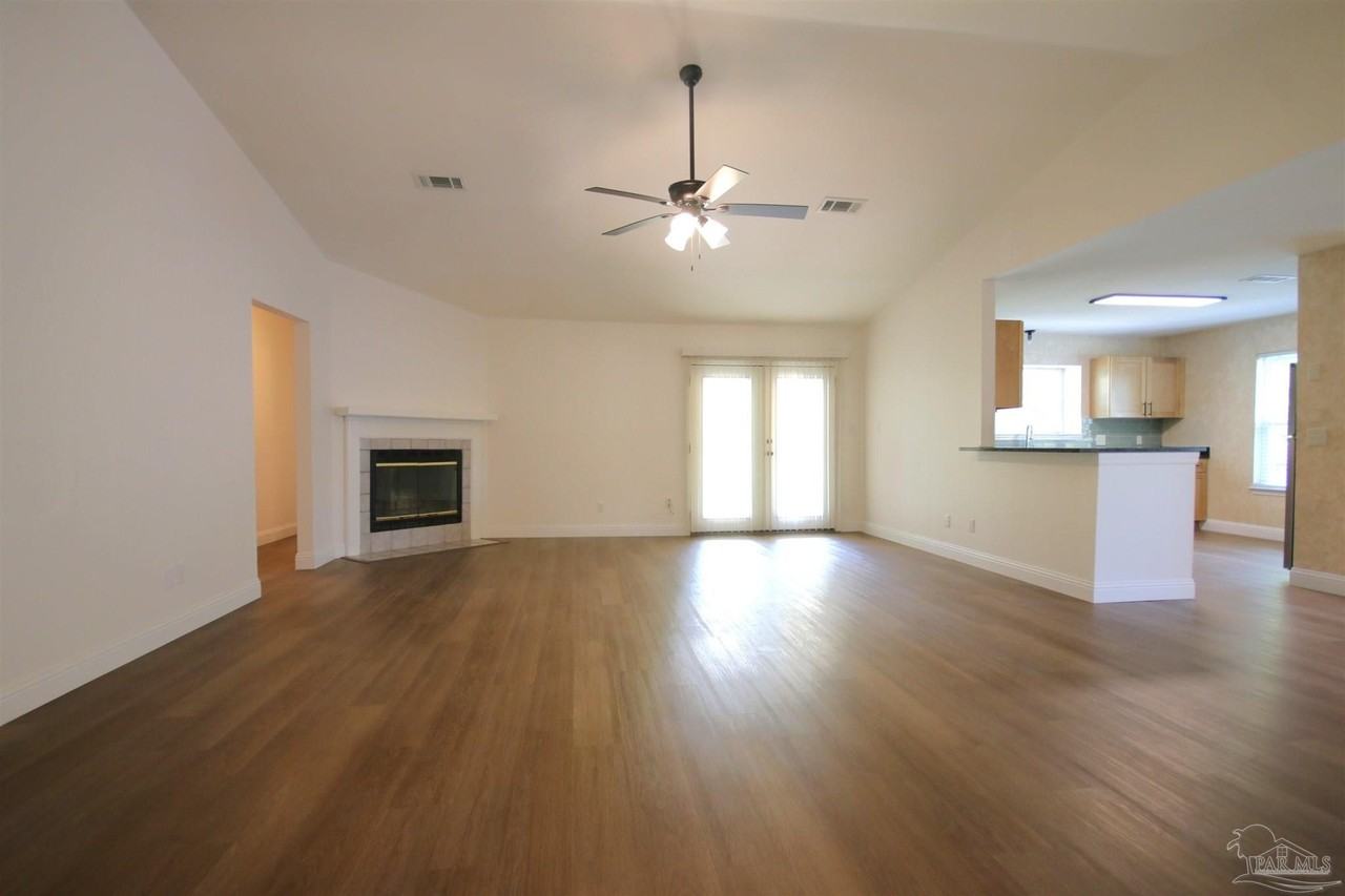 4631 Northpointe Cir - Photo 2 of 19