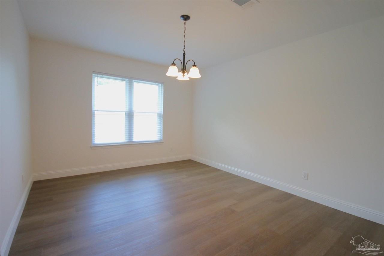 4631 Northpointe Cir - Photo 4 of 19