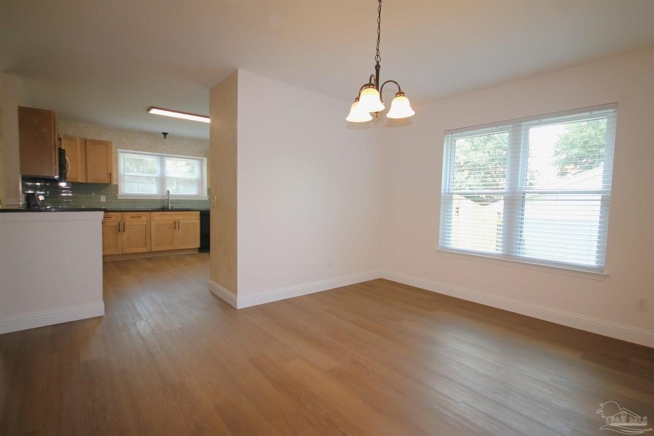 4631 Northpointe Cir - Photo 5 of 19