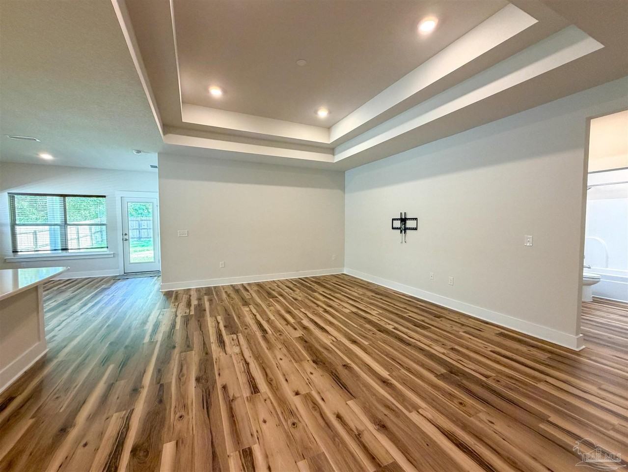 220 Camellia Dr - Photo 5 of 32