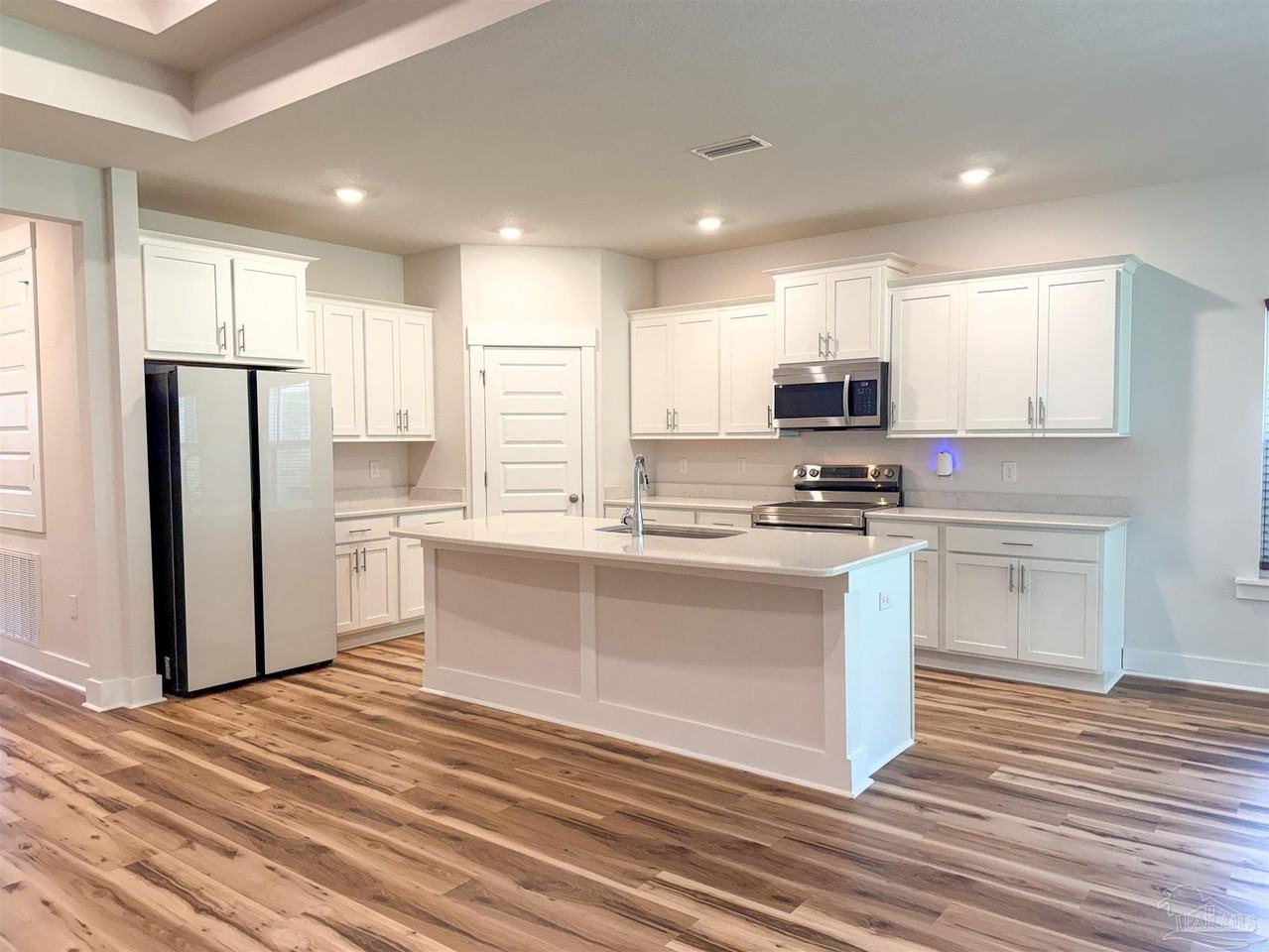 220 Camellia Dr - Photo 7 of 32