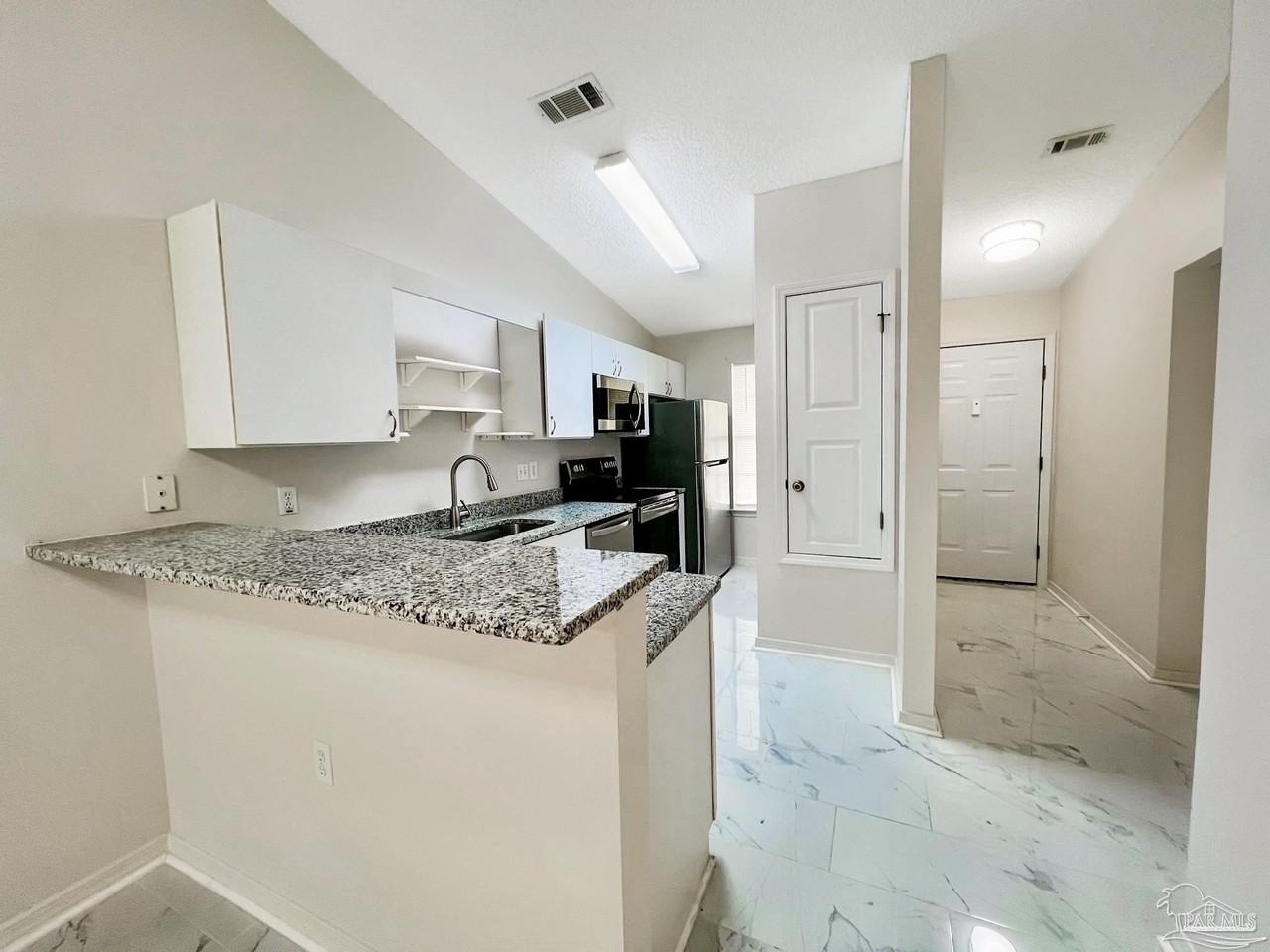 8124 Heirloom Dr - Photo 2 of 16