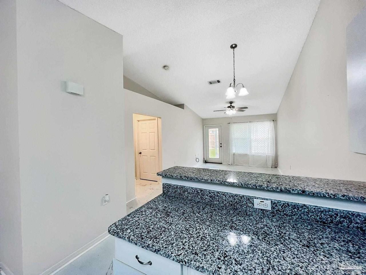 8124 Heirloom Dr - Photo 5 of 16