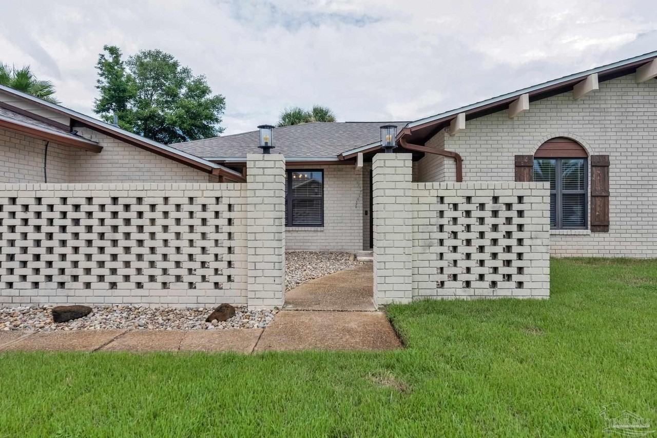 967 Grand Canal St - Photo 4 of 39