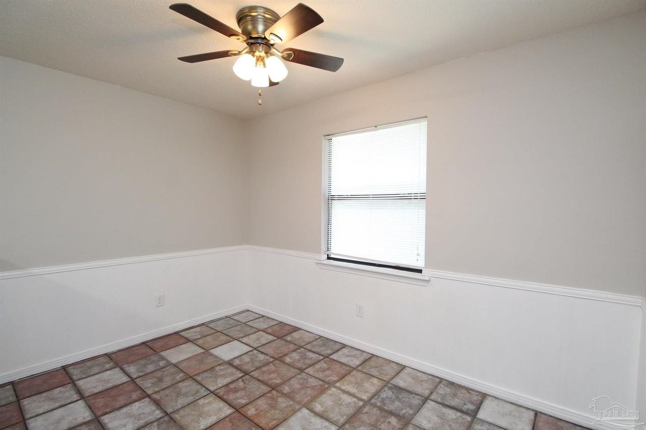 5250 Powrie Dr - Photo 7 of 24