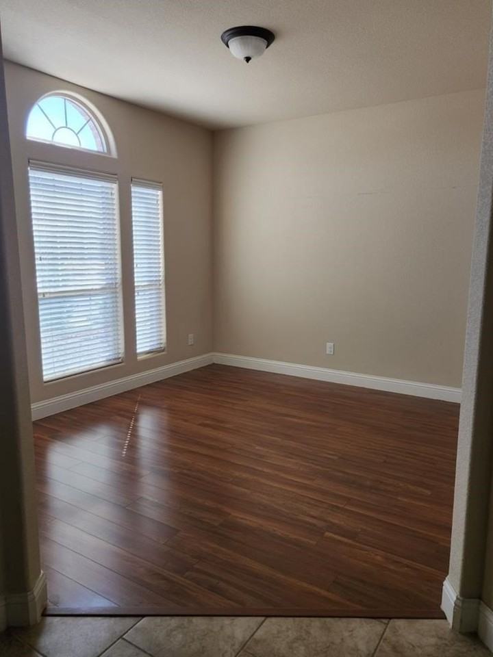 1109 Cerrillos Ave - Photo 3 of 22
