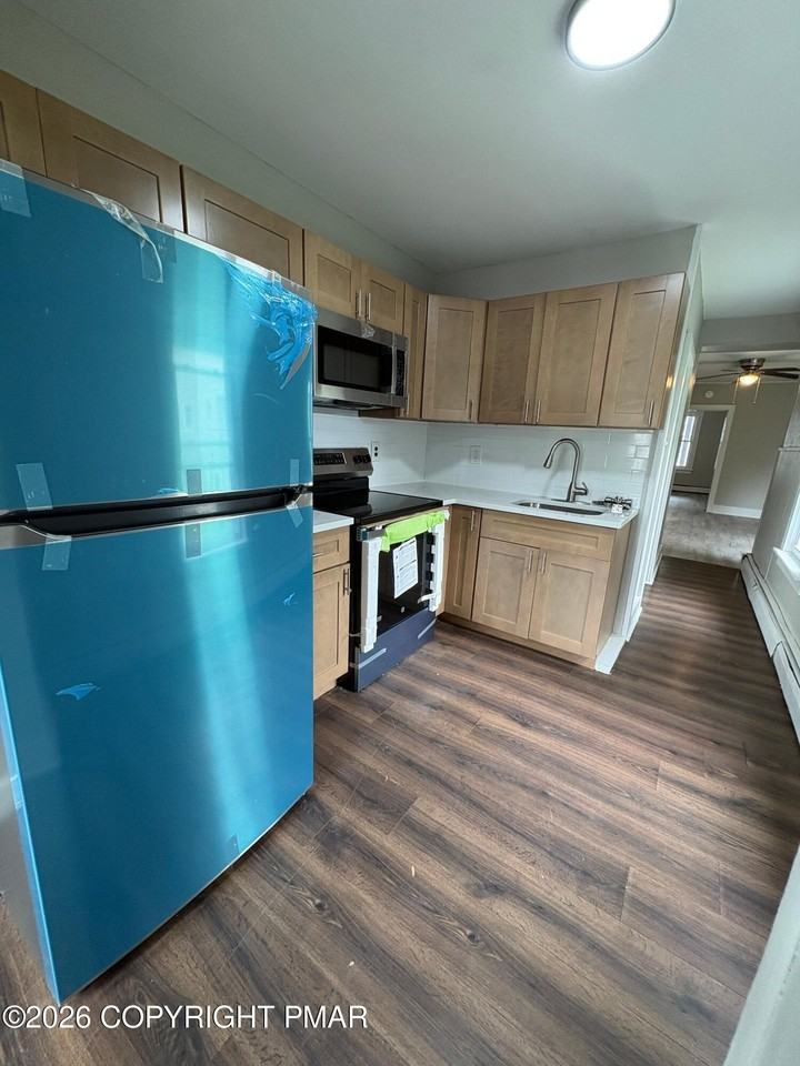 117 N 9th St #101 - Photo 3 of 6
