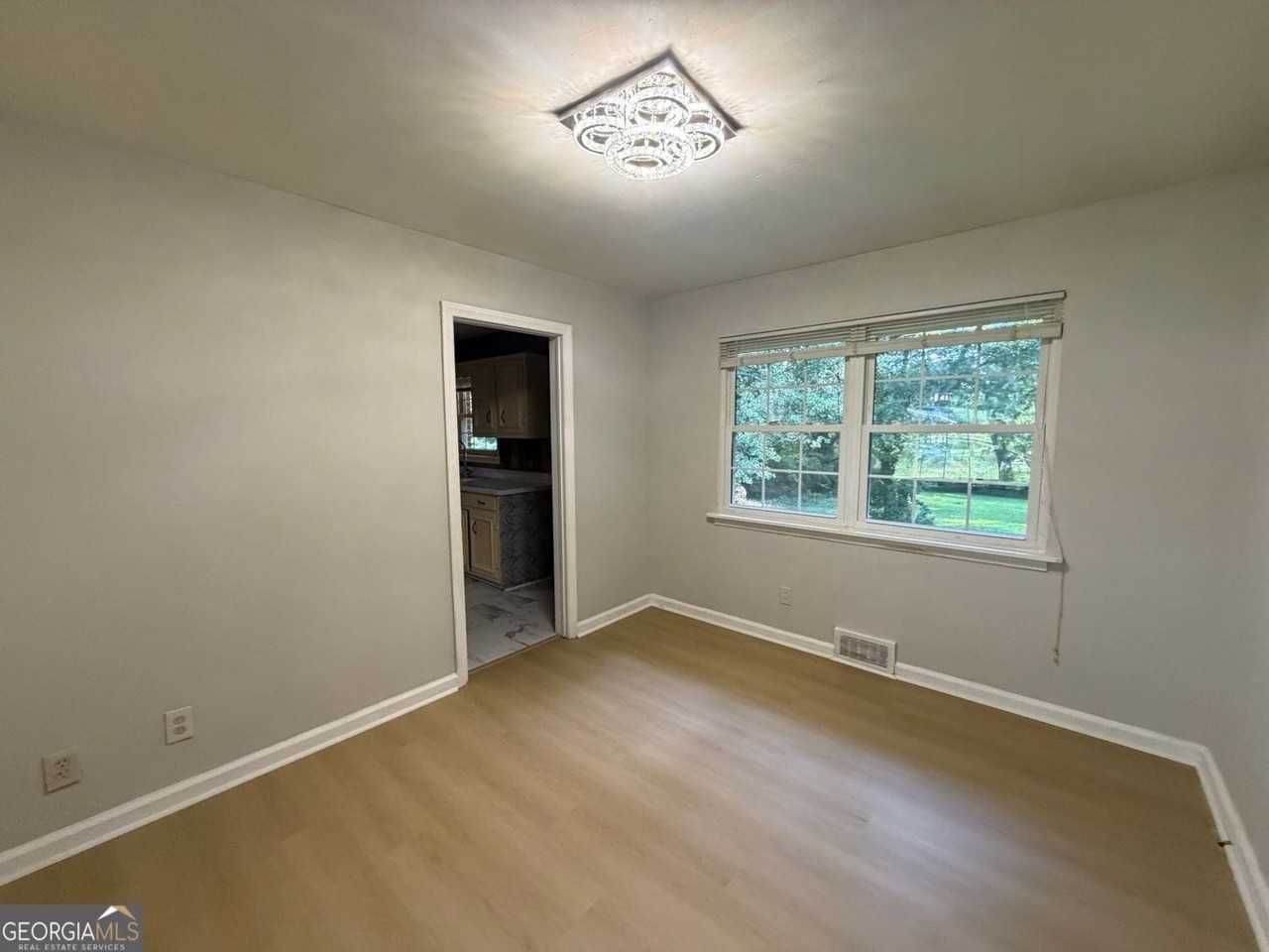 2726 Hollywood Dr - Photo 6 of 10