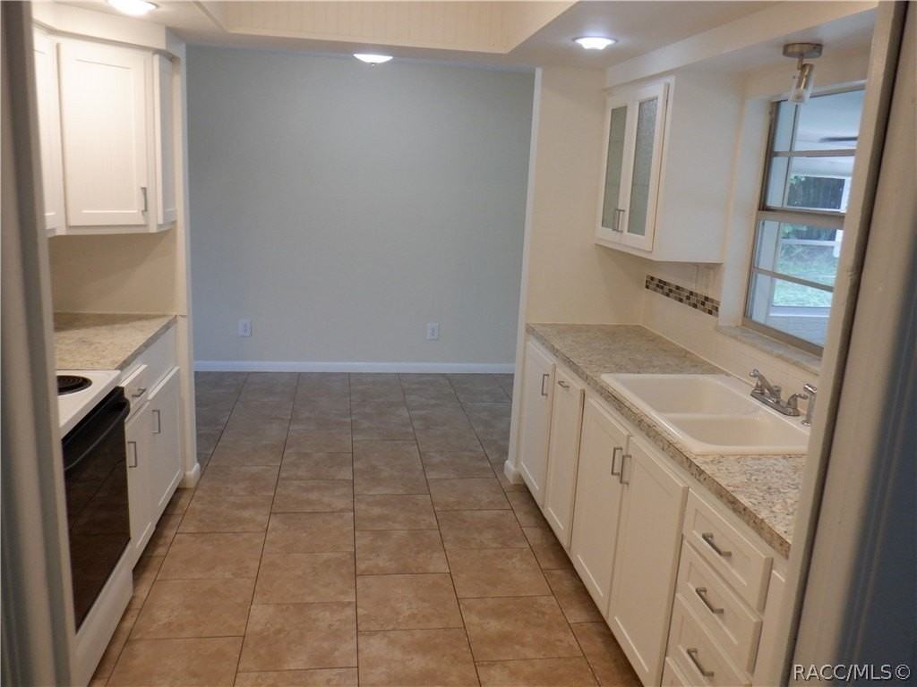 101 W Hill St - Photo 3 of 32
