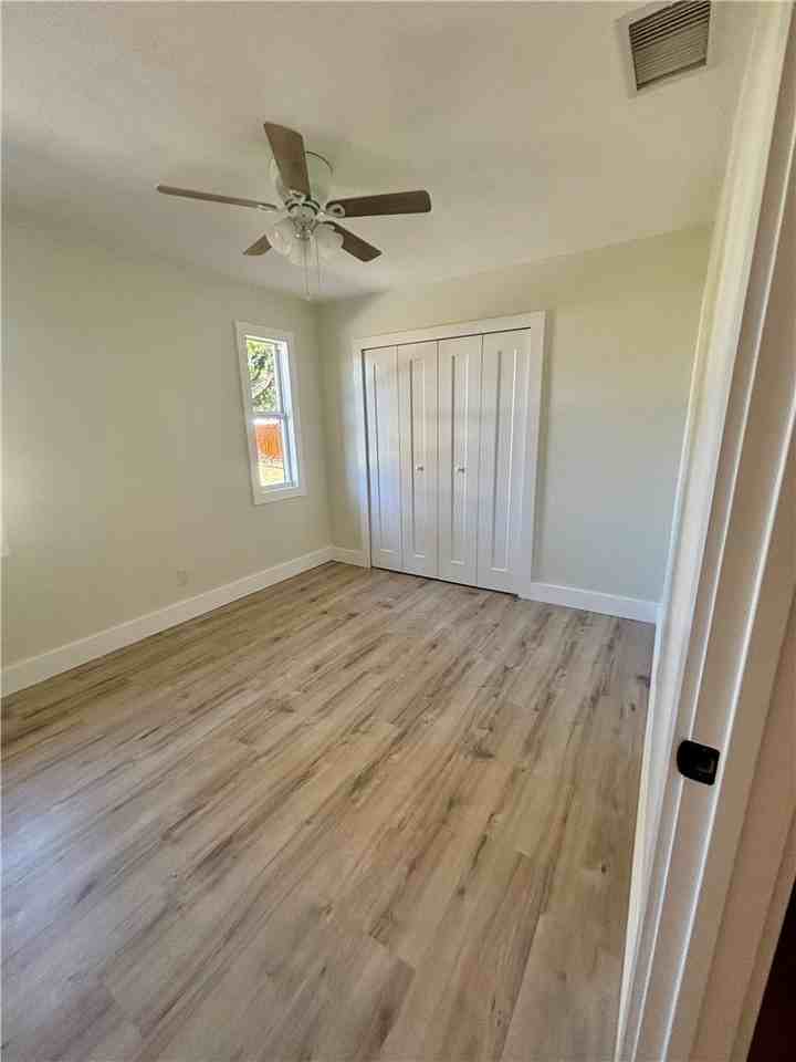 856 28th Ave - Photo 4 of 8
