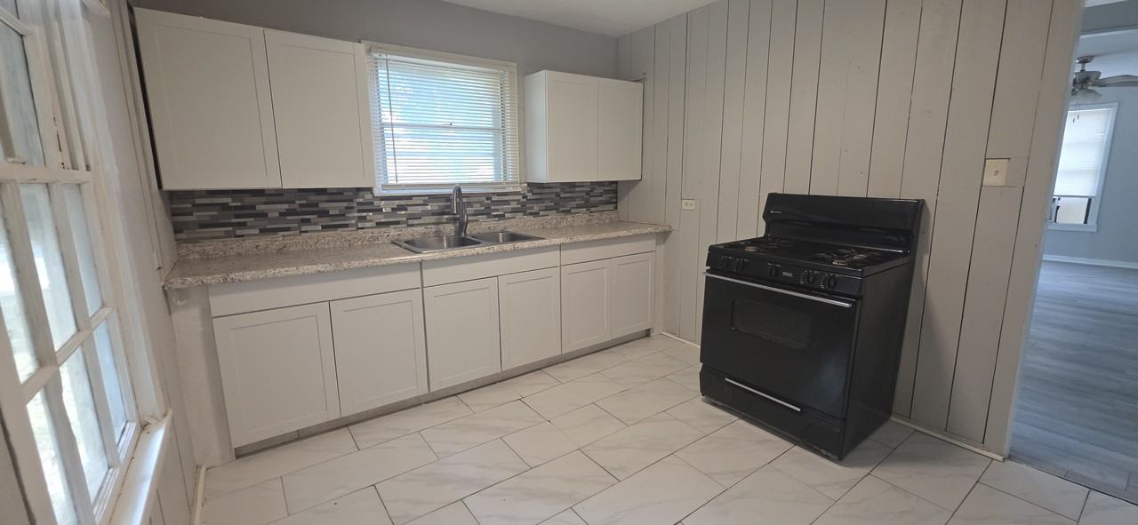500 W Burrell St #1 - Photo 5 of 17